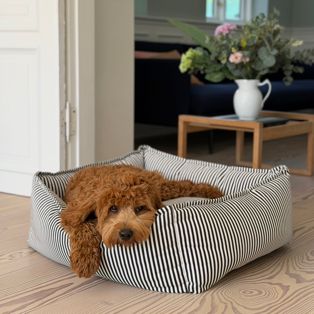 Anna Hundekurven Sort   Creme Stribet